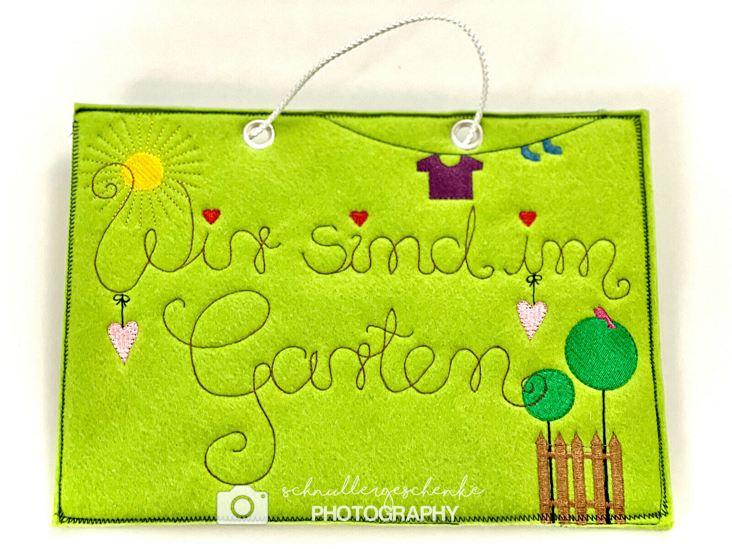 Gartenschild Wir sind... - Schild aus Filzstoff, bestickt, Sommer, Sonne, Garten