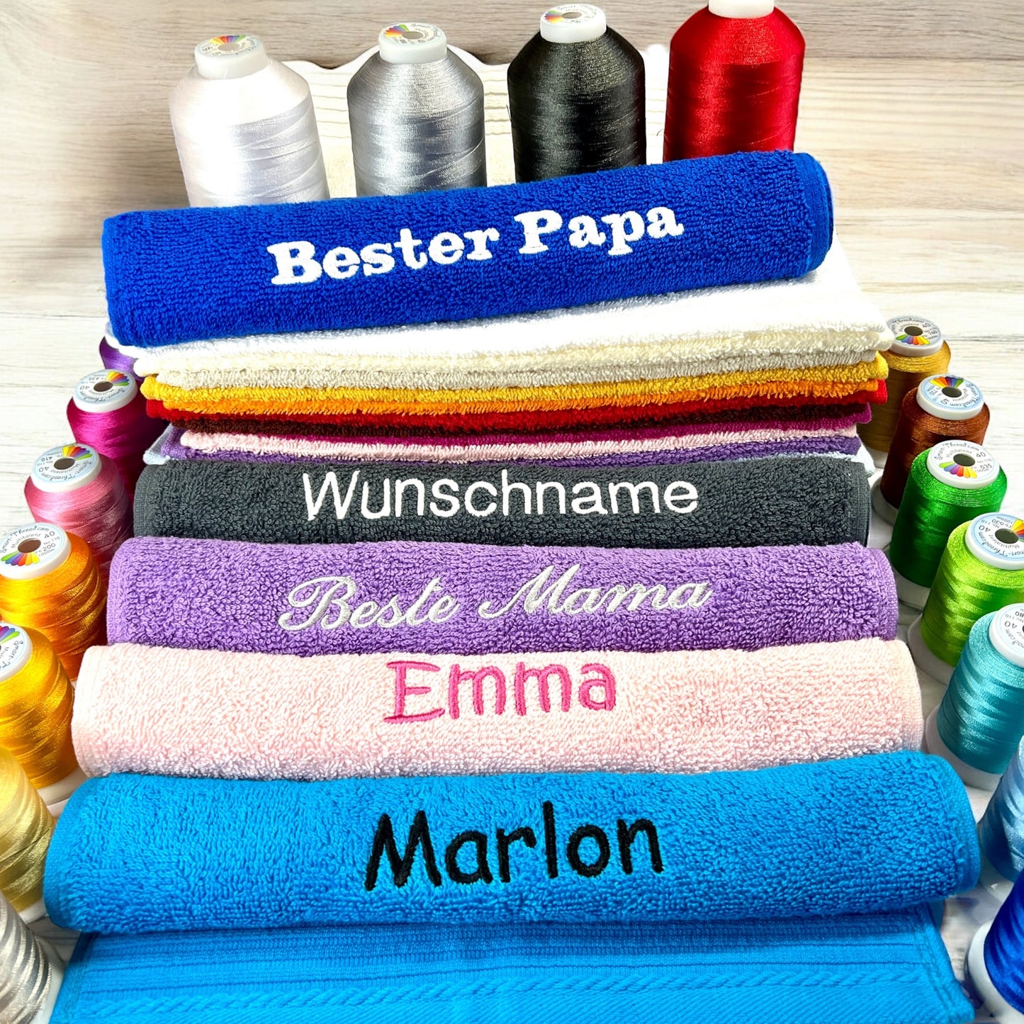 Handtuch mit Namen in vielen Farben und 4 Größen vom Waschhandschuh bis zum Saunahandtuch