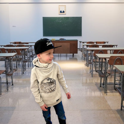 Schulkind Snapback Cap mit Name und Schuljahr, Schwarz mit Stickerei, Verstellbare Größe, Einschulungsgeschenk